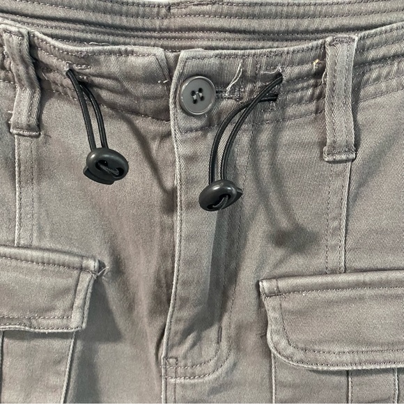 Forever 21 Wide Legged Gray Cargo Pants - Picture 2 of 7